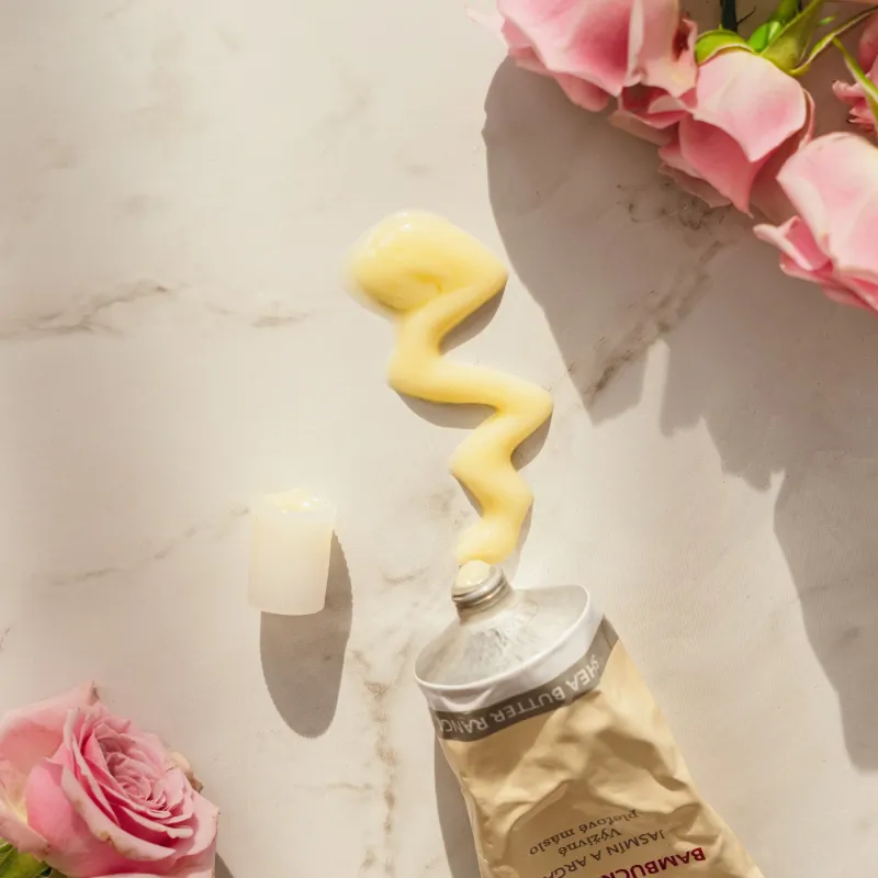 Unt de față nutritiv cu Unt de Shea, Prune și Trandafir